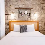 The Comelly Alacati Çeşme