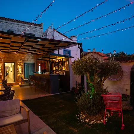 Отель The Comelly Alacati Кешме