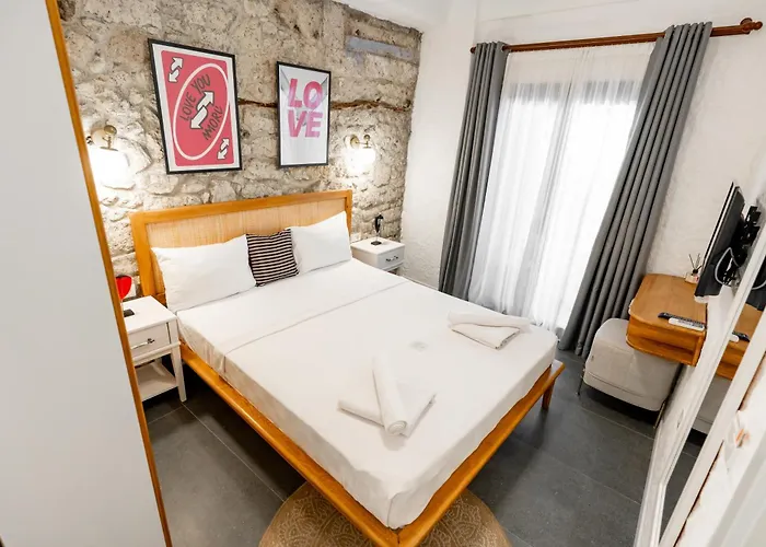 Отель The Comelly Alacati 3*