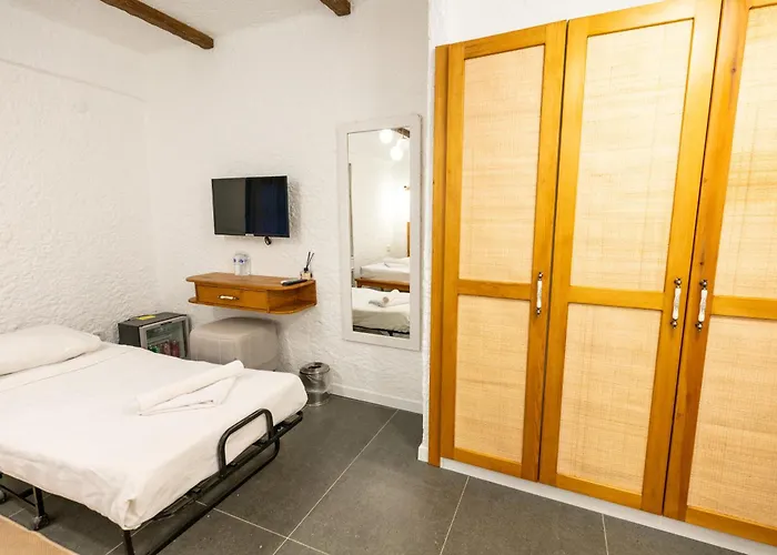 The Comelly Alacati Кешме