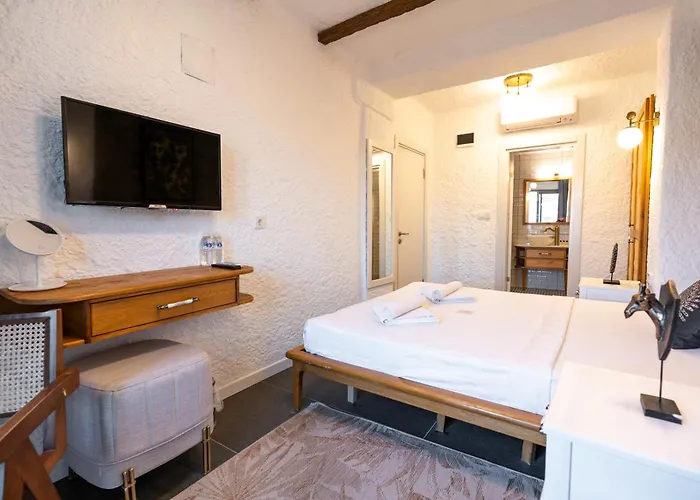 Отель The Comelly Alacati Кешме