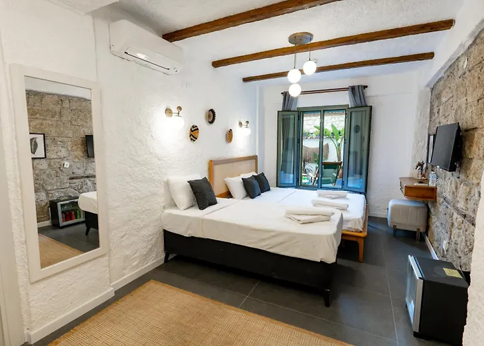 The Comelly Alacati Кешме