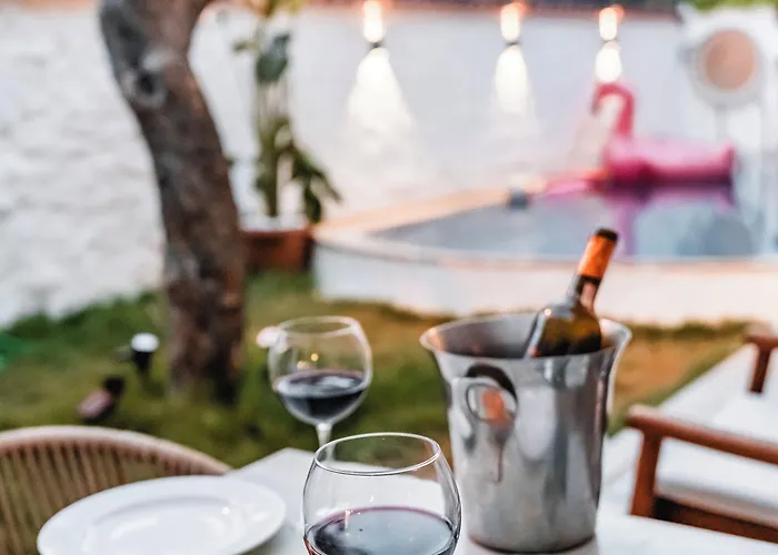 Отель The Comelly Alacati Кешме