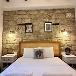 The Comelly Alacati Çeşme