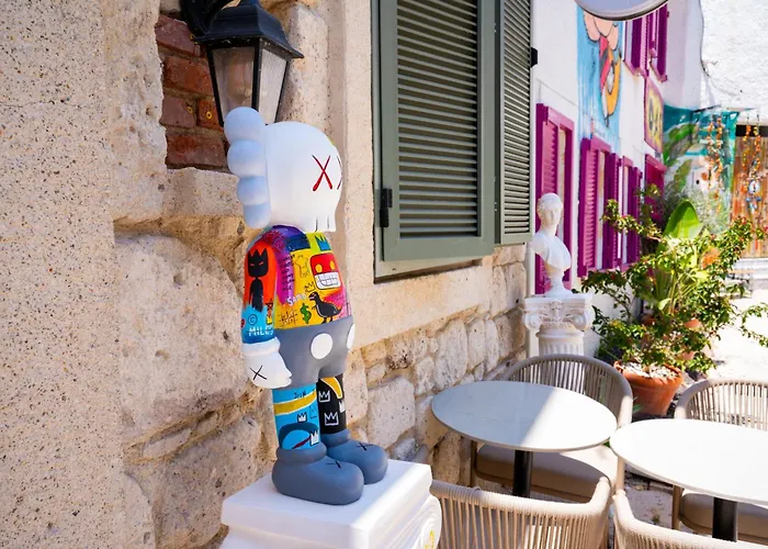 The Comelly Alacati Çeşme